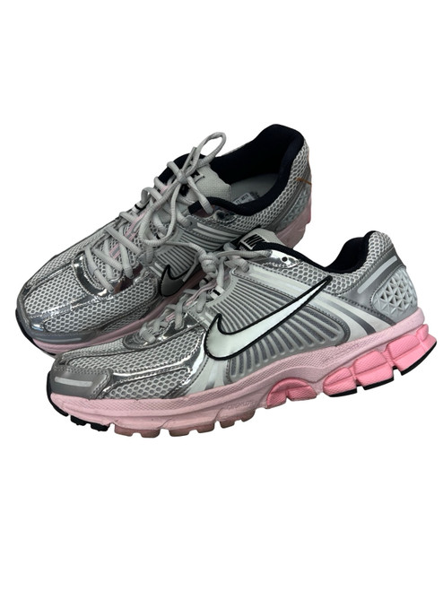 Vist Large View of Product Image Which is Used Nike Performance Shoes 11