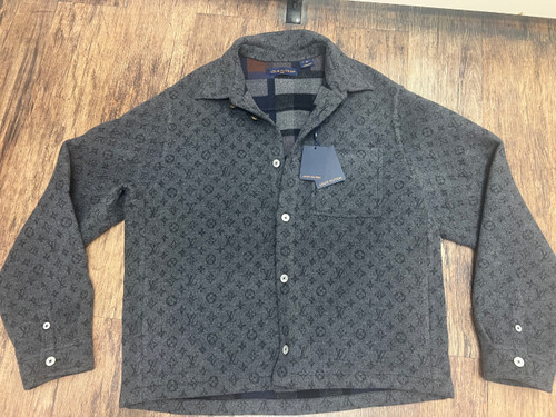 Vist Large View of Product Image Which is Used Louis Vuitton Men's Short Heavy Coat XXL