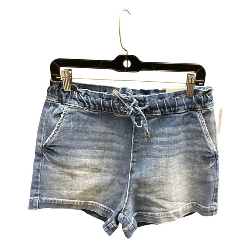 Vist Large View of Product Image Which is Used Kancan Shorts 6-28