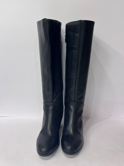 Vist Large View of Product Image Which is Used Giani Bernini Tall Boots 7