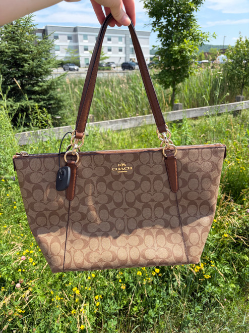 Vist Large View of Product Image Which is Used Coach Large Leather Handbag