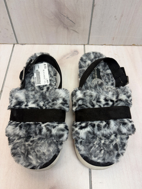 Vist Large View of Product Image Which is Used Unbranded Flats 7