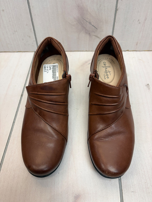 Vist Large View of Product Image Which is Used Clarks Clogs 6.5