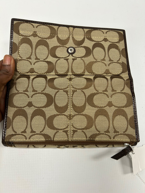 Vist Large View of Product Image Which is Used Coach Wallet