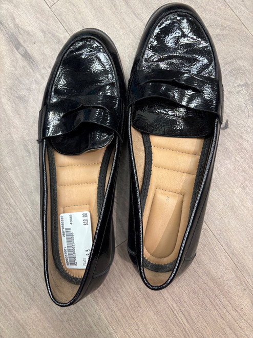Vist Large View of Product Image Which is Used Unbranded Flats 8.5