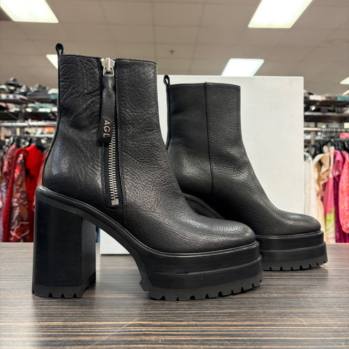 Vist Large View of Product Image Which is Used Attilio Giusti Leombruni Ankle Boots 9