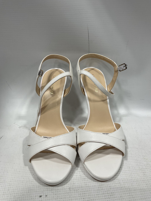 Vist Large View of Product Image Which is Used Le Chateau High Heels 7