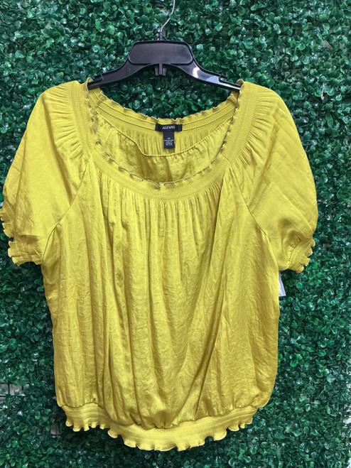 Vist Large View of Product Image Which is Used Alfani Short Sleeve Top L-12/14