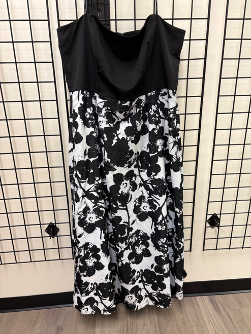 Vist Large View of Product Image Which is Used City Chic Long Special Occ Dress XL-16