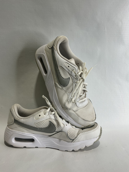 Vist Large View of Product Image Which is Used Nike Performance Shoes 7