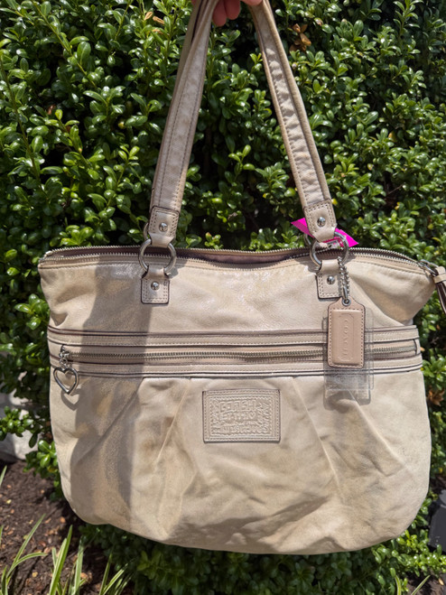 Vist Large View of Product Image Which is Used Coach Large Leather Handbag