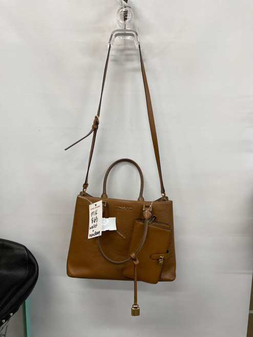 Vist Large View of Product Image Which is Used Michael Michael Kors Xlarge Leather Handbag