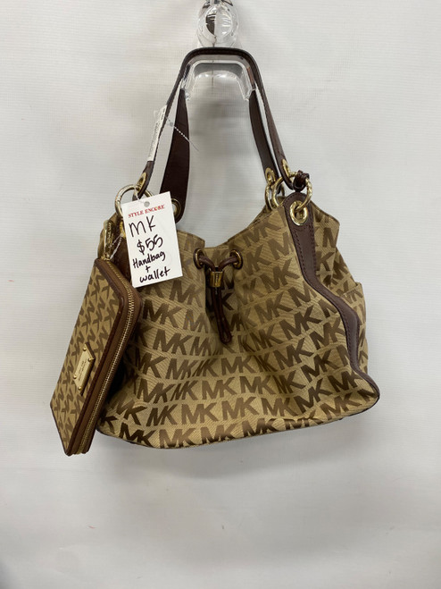 Vist Large View of Product Image Which is Used Michael Michael Kors Xlarge Leather Handbag