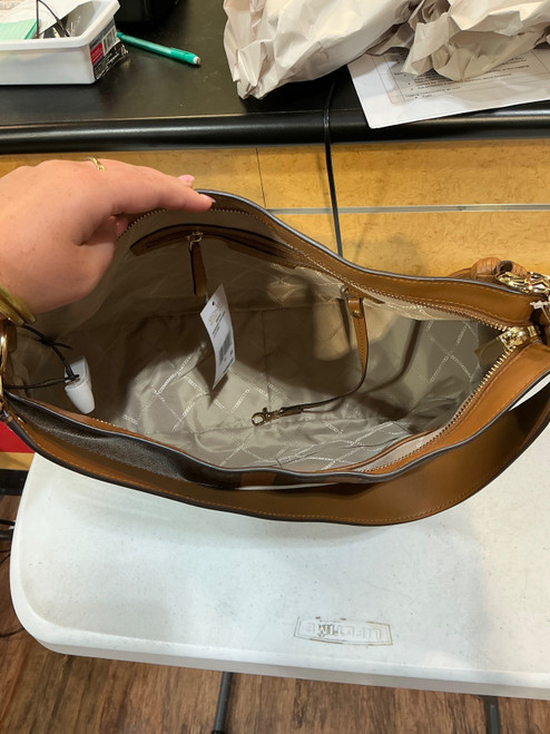 Vist Large View of Product Image Which is Used Michael Kors Xlarge Leather Handbag
