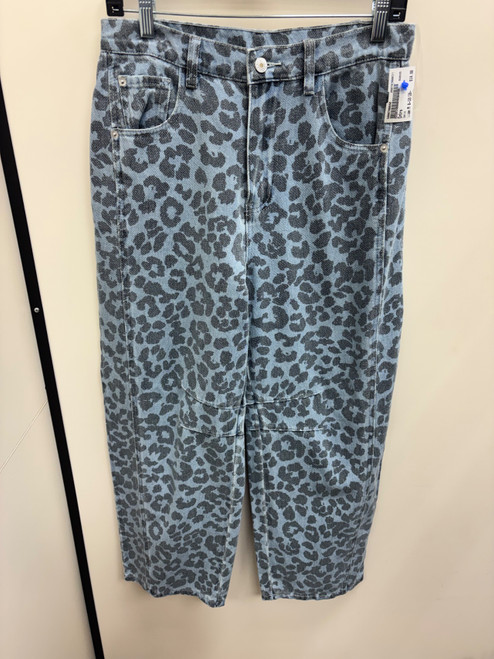 Vist Large View of Product Image Which is Used Entro Denim M 8-10/28-30