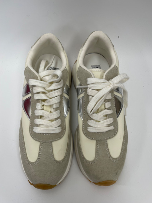 Vist Large View of Product Image Which is Used Steve Madden Casual Shoes 7