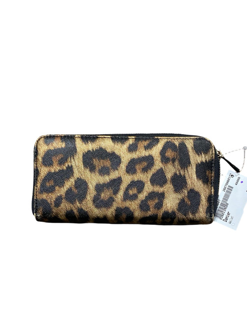 Vist Large View of Product Image Which is Used Danier Wallet