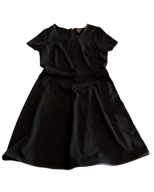 Vist Large View of Product Image Which is Gently used Reitmans short dress M-8/10