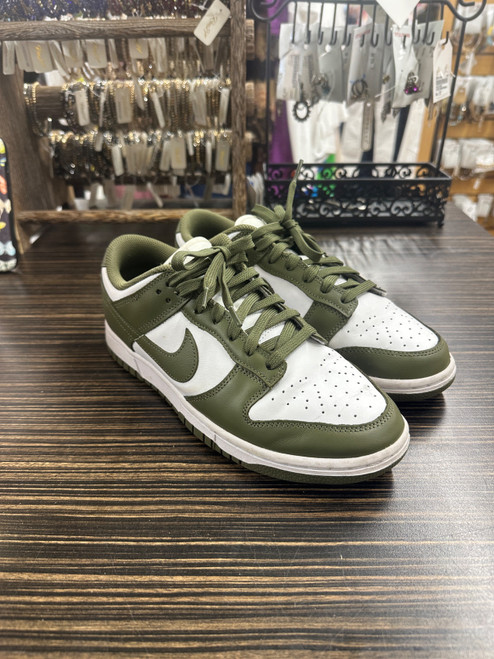 Vist Large View of Product Image Which is Used Nike Performance Shoes 9