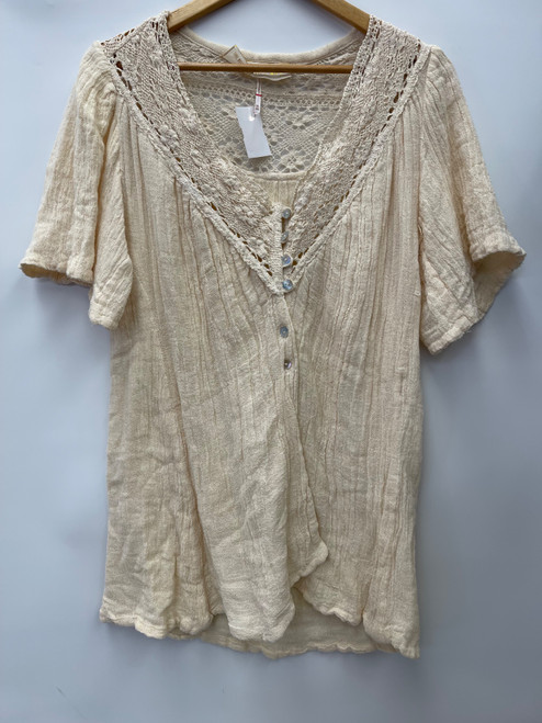 Vist Large View of Product Image Which is Used Jen'S Pirate Booty Short Sleeve Top M-8/10