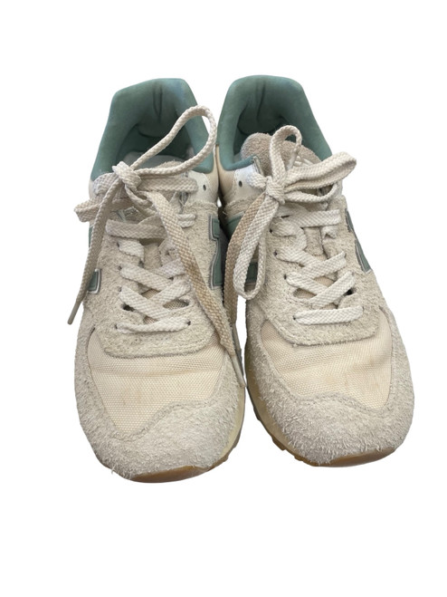 Vist Large View of Product Image Which is Used New Balance Casual Shoes 8.5