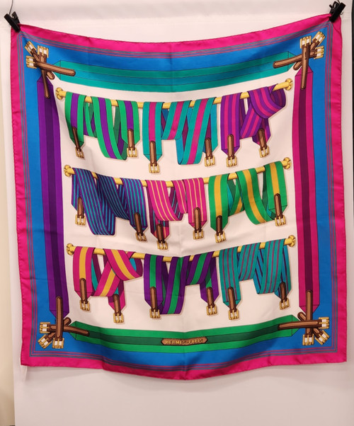 Vist Large View of Product Image Which is Used Hermes Lightweight Scarf