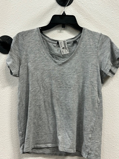 Vist Large View of Product Image Which is Used Unbranded T-Shirt M-8/10