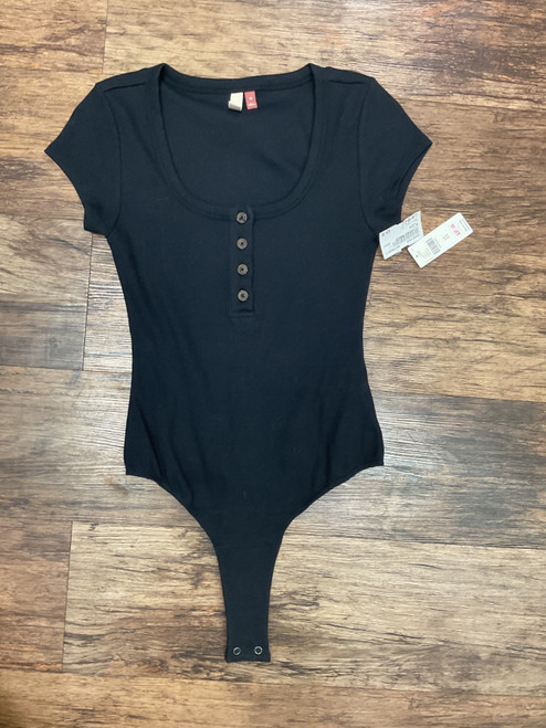 Vist Large View of Product Image Which is Used Pilcro Short Sleeve Top XS-0/2