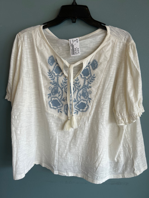 Vist Large View of Product Image Which is Used Lucky Brand Short Sleeve Top XL-16