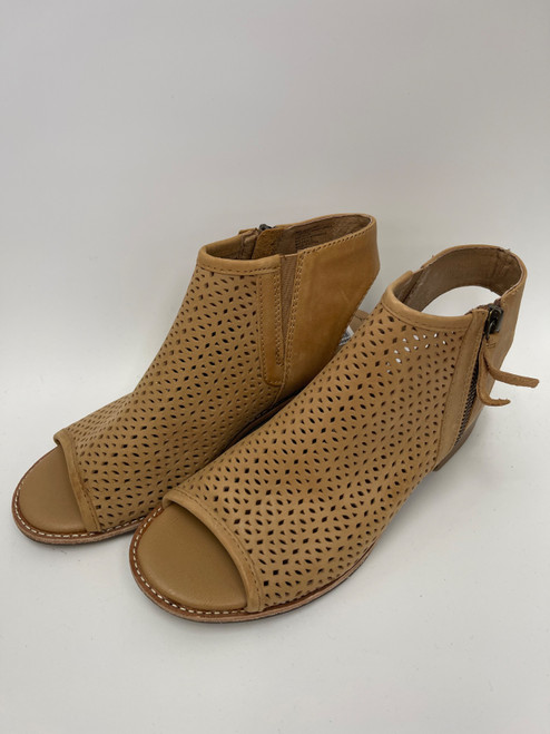 Vist Large View of Product Image Which is Used Sofft Wedge Sandals 8