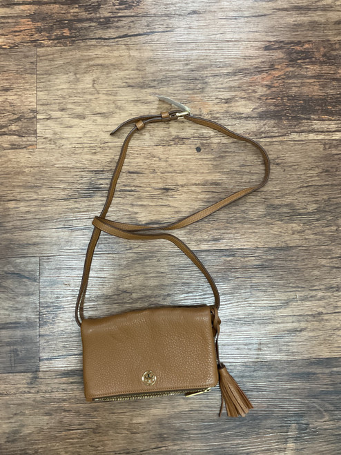 Vist Large View of Product Image Which is Used Tory Burch Small Leather Handbag