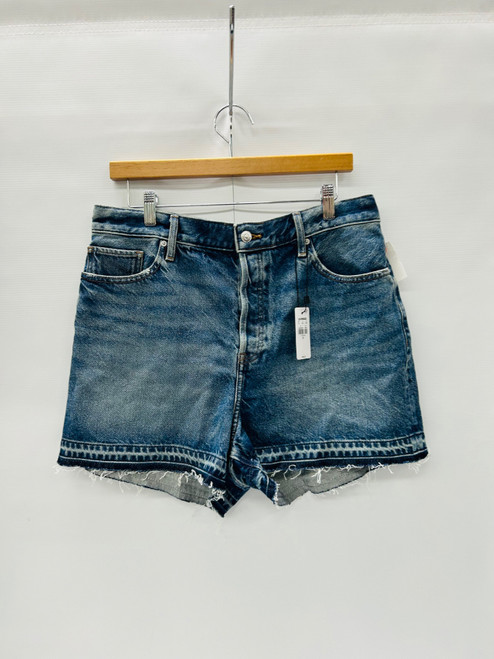 Vist Large View of Product Image Which is Used Express Shorts 12-31