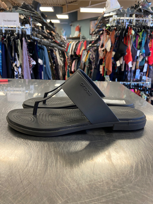 Vist Large View of Product Image Which is Used Crocs Sandals 7