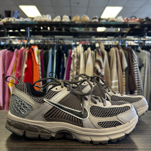 Vist Large View of Product Image Which is Used Nike Performance Shoes 7.5