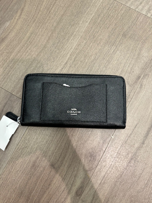 Vist Large View of Product Image Which is Used Coach Wallet