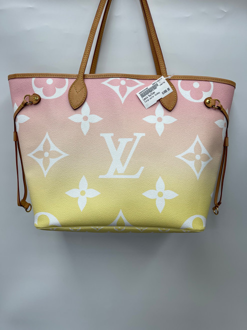 Vist Large View of Product Image Which is Used Louis Vuitton Xlarge Leather Handbag