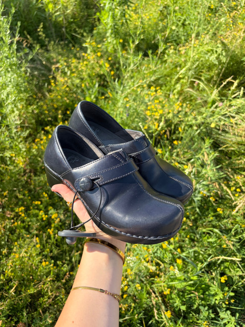 Vist Large View of Product Image Which is Used Dansko Clogs 5.5