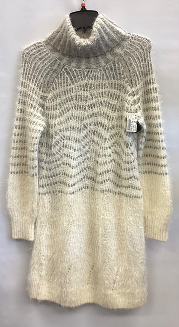 Vist Large View of Product Image Which is Used Sleeping On Snow Short Dress B S-4/6