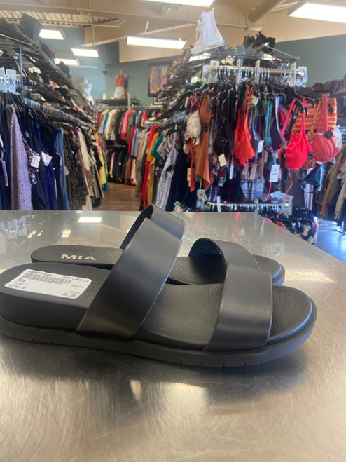 Vist Large View of Product Image Which is Used Mia Sandals 8