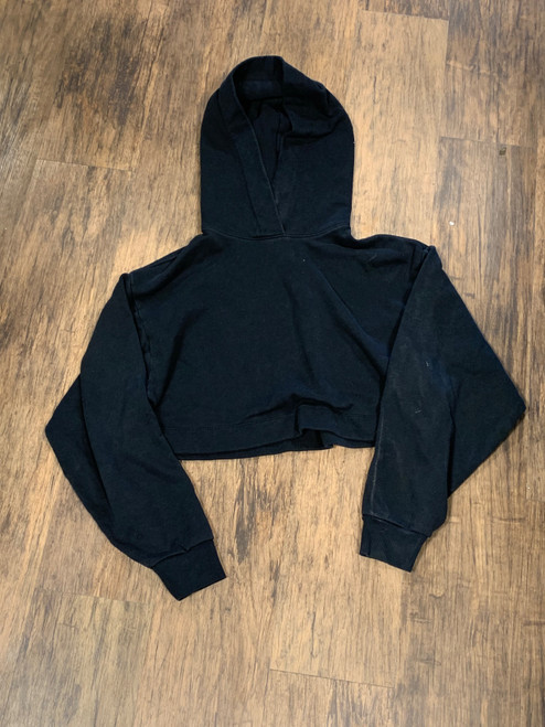 Vist Large View of Product Image Which is Used Alo Yoga Active Sweatshirt S-4/6