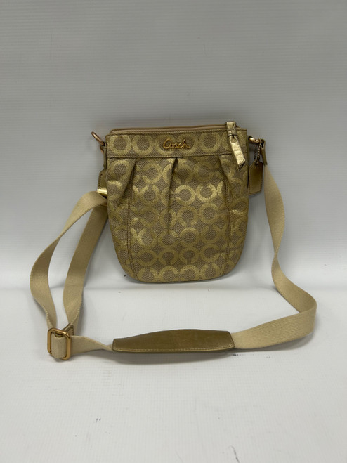 Vist Large View of Product Image Which is Used Coach Small Handbag