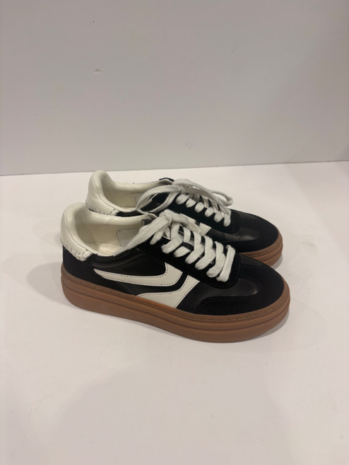 Vist Large View of Product Image Which is Used Steve Madden Casual Shoes 6.5