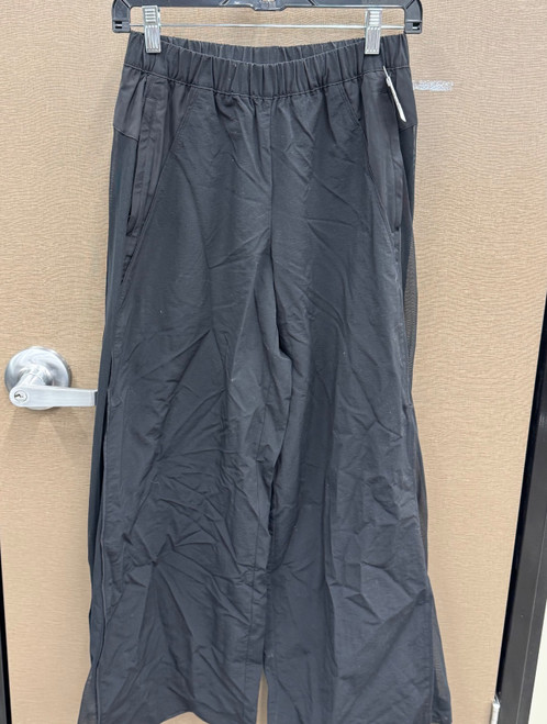 Vist Large View of Product Image Which is Used Alo Black Yoga Active Pant XXS 00/24-25