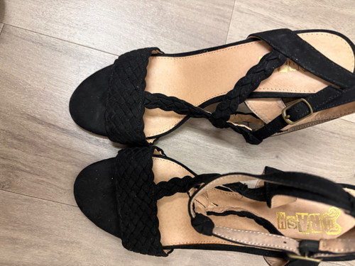 Vist Large View of Product Image Which is Used Brash High Heels 8