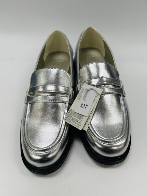 Vist Large View of Product Image Which is Used Gap Flats 7