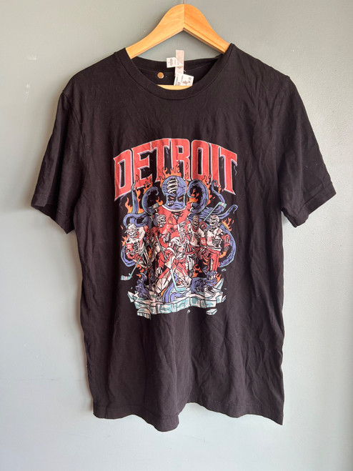 Vist Large View of Product Image Which is Used Unbranded Mens T-Shirt L