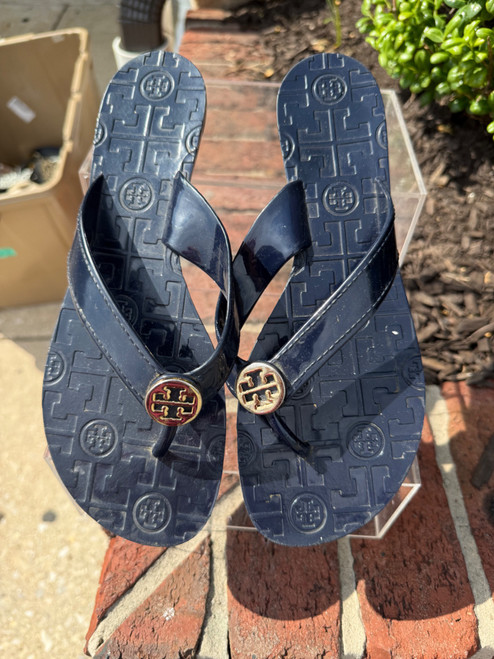 Vist Large View of Product Image Which is Used Tory Burch Flip Flops 7