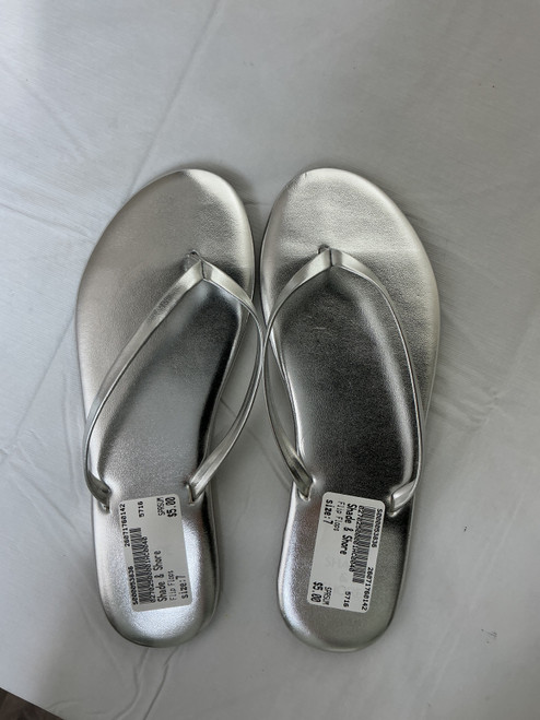 Vist Large View of Product Image Which is Used Shade & Shore Flip Flops 7