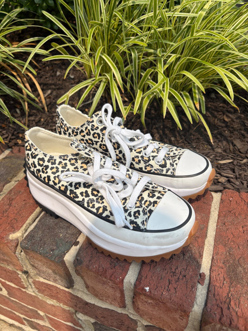 Vist Large View of Product Image Which is Used Converse One Star Casual Shoes