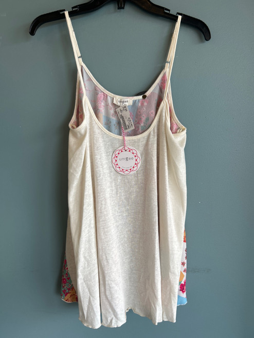 Vist Large View of Product Image Which is Used Umgee Sleeveless Top L-12/14